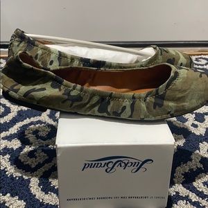 Lucky brand camo slip-on ballet flats